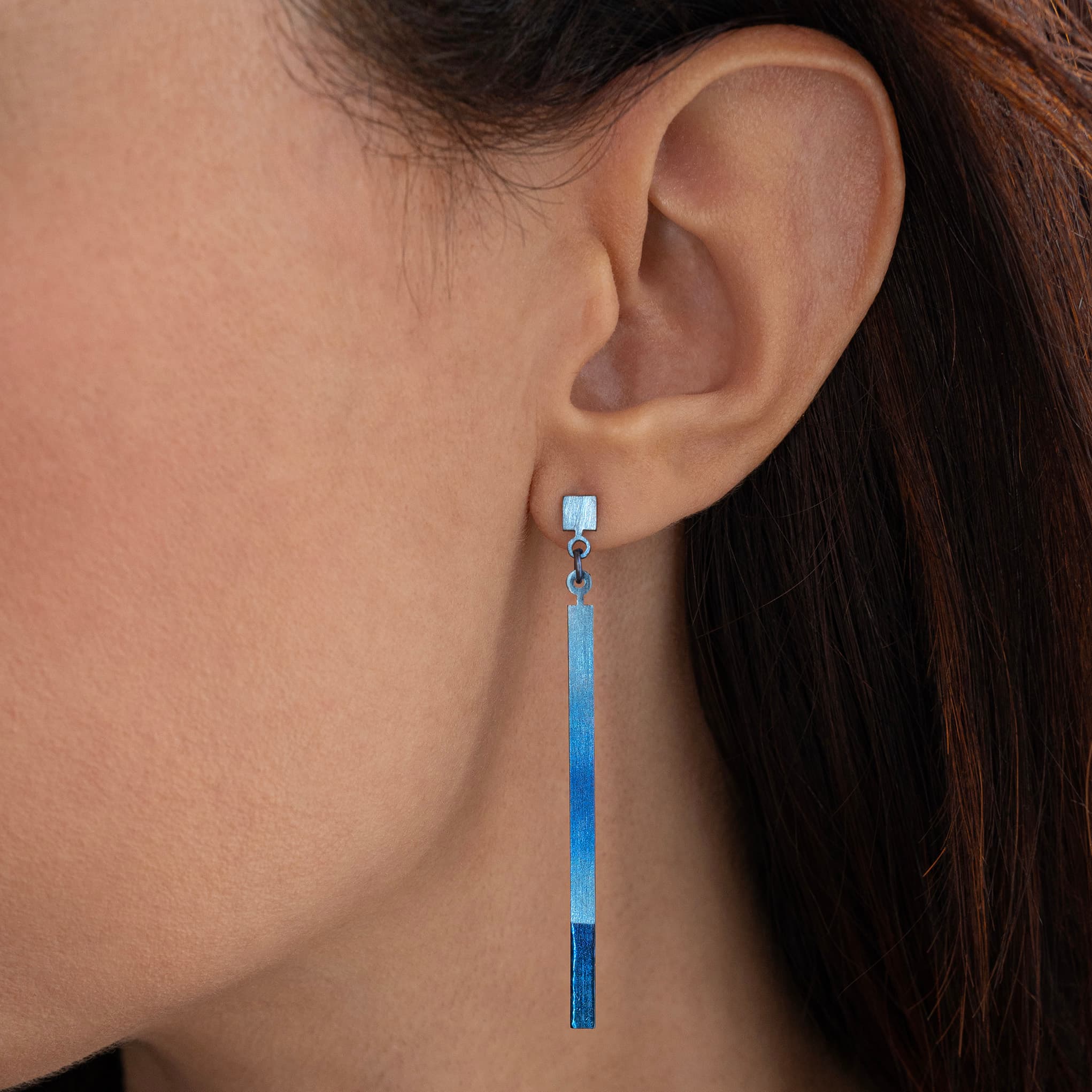 Sonda Mark 2 Blue — Minimalist Titanium Bar Earrings