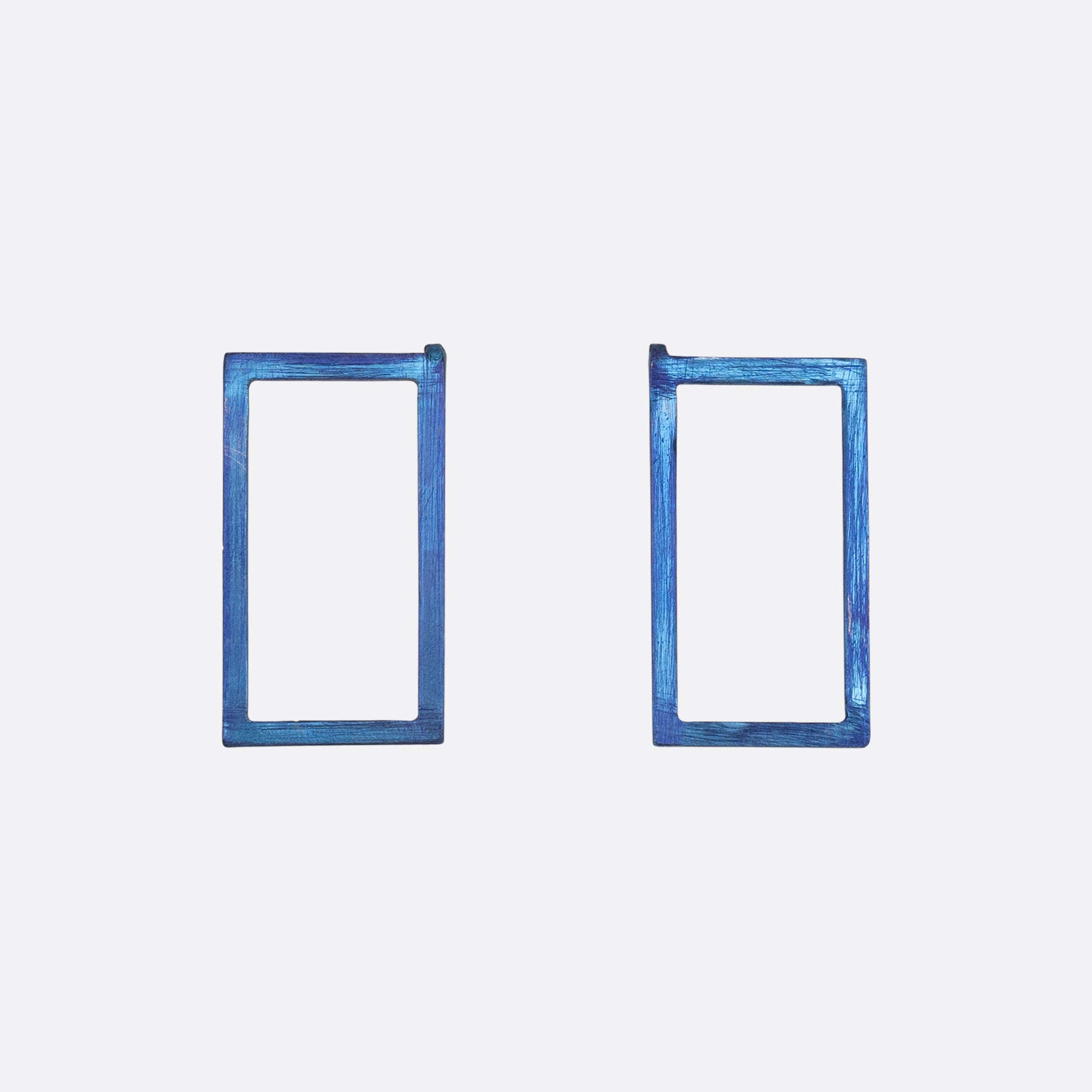 Ventanas Blue – Minimalist Titanium Earrings