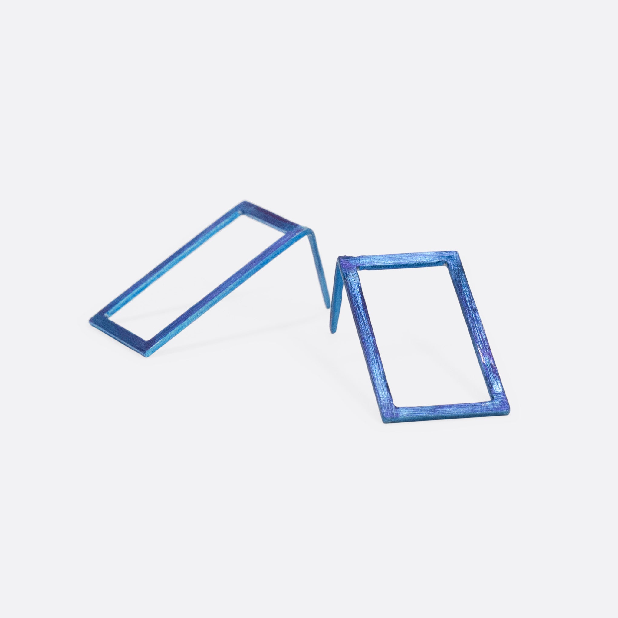Ventanas Blue – Minimalist Titanium Earrings