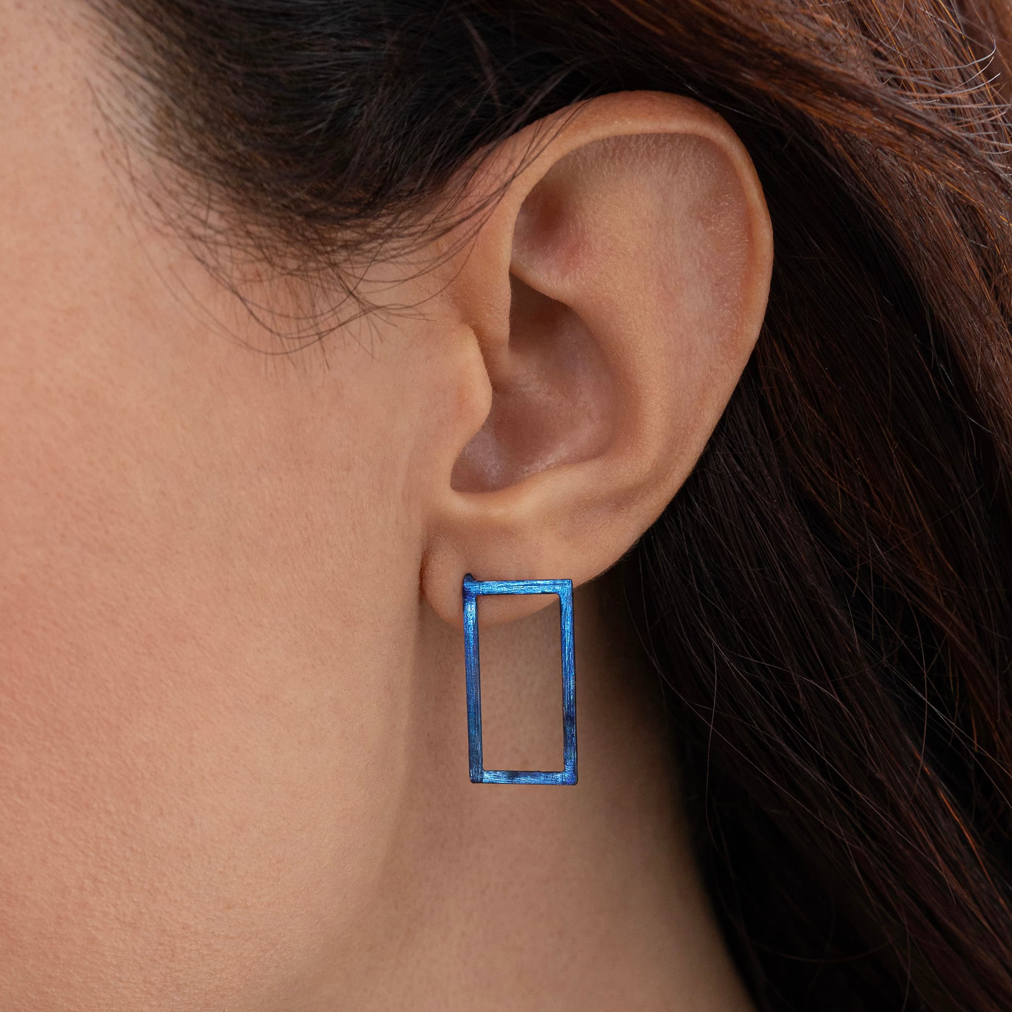 Ventanas Blue – Minimalist Titanium Earrings