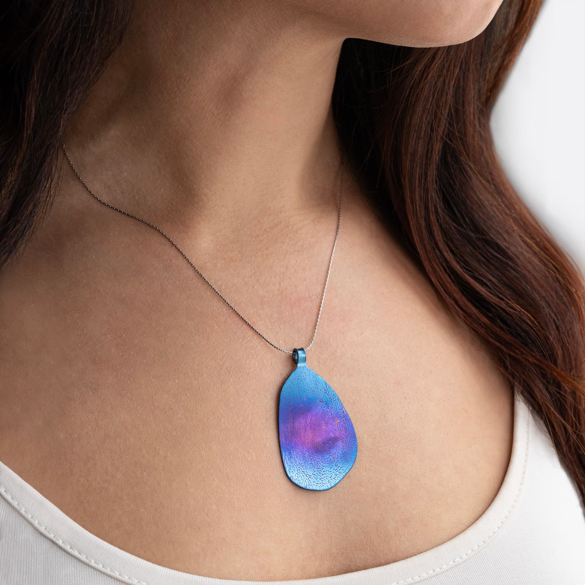 Charco del Viento – Organic Titanium Pendant Necklace